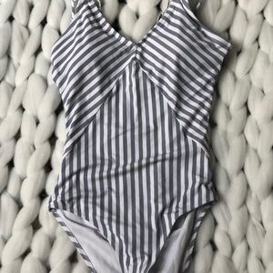 Cupshe Swim - One piece striped swimsuit Cupshe Swim - One piece striped swimsuit